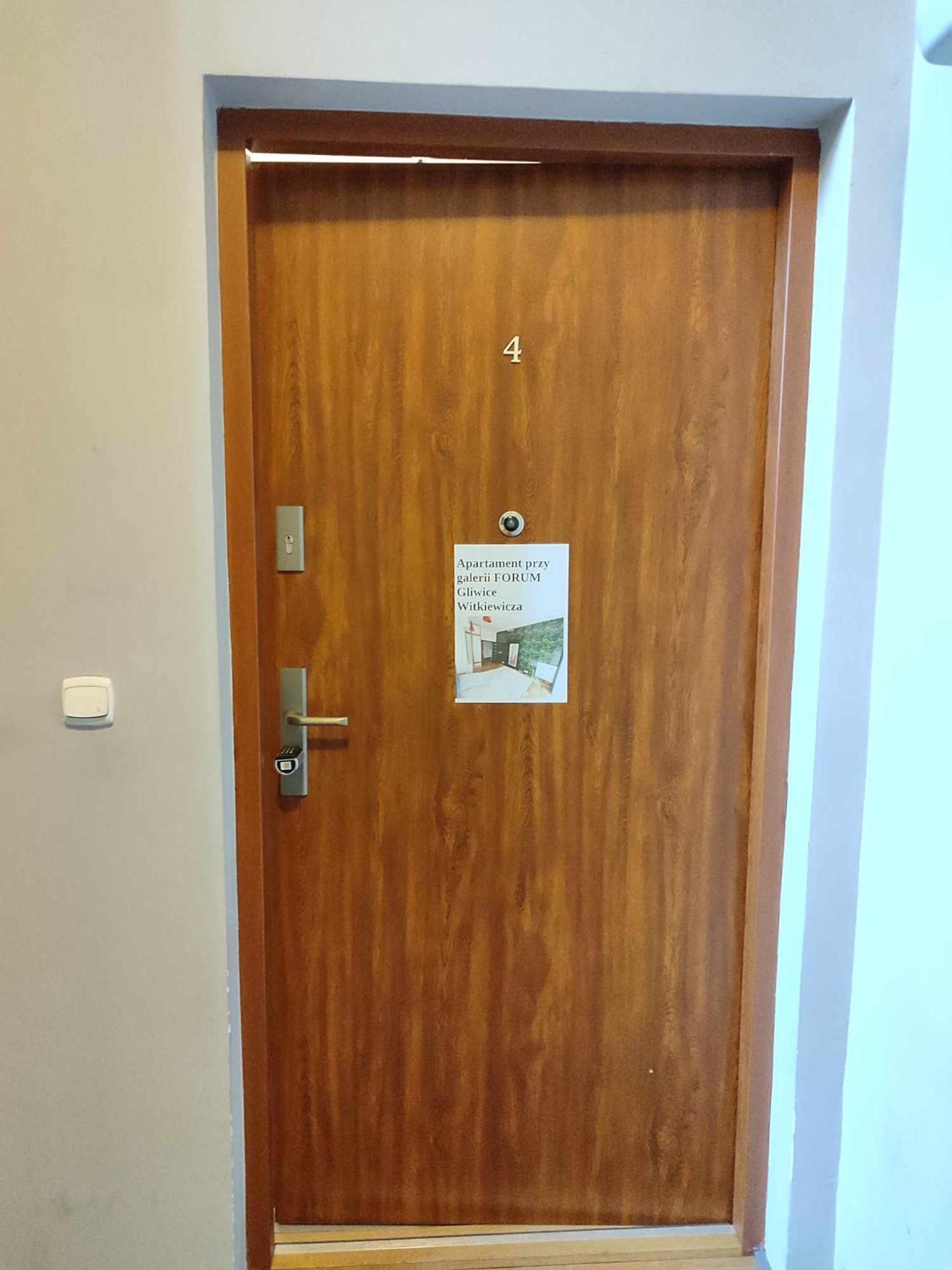 Apartament Przy Galerii Forum Gliwice Witkiewicza Exterior photo